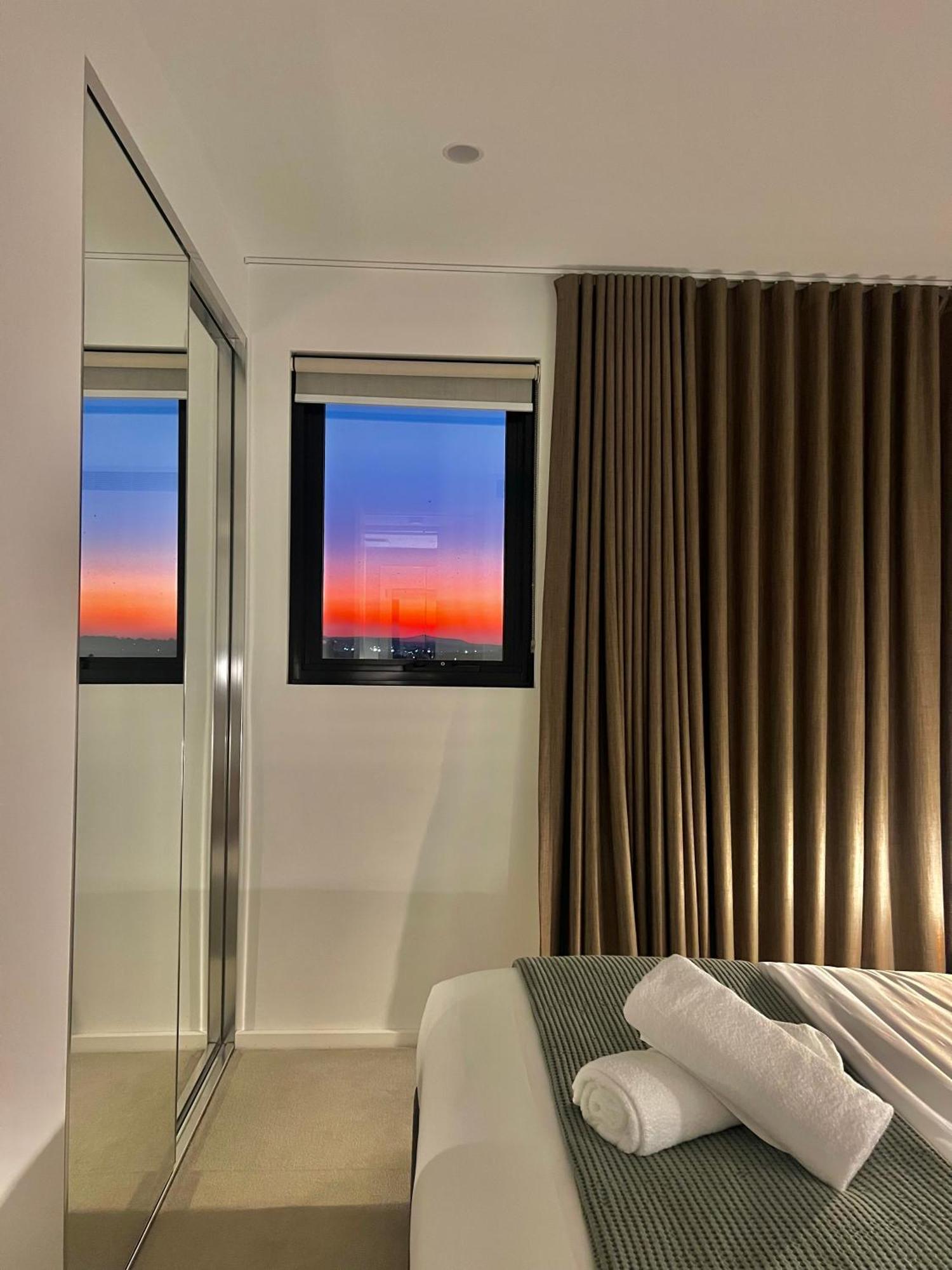 Harbour Towers, Newcastle'S Elite Apartment Stays, Free Parking & Tram Access Luaran gambar
