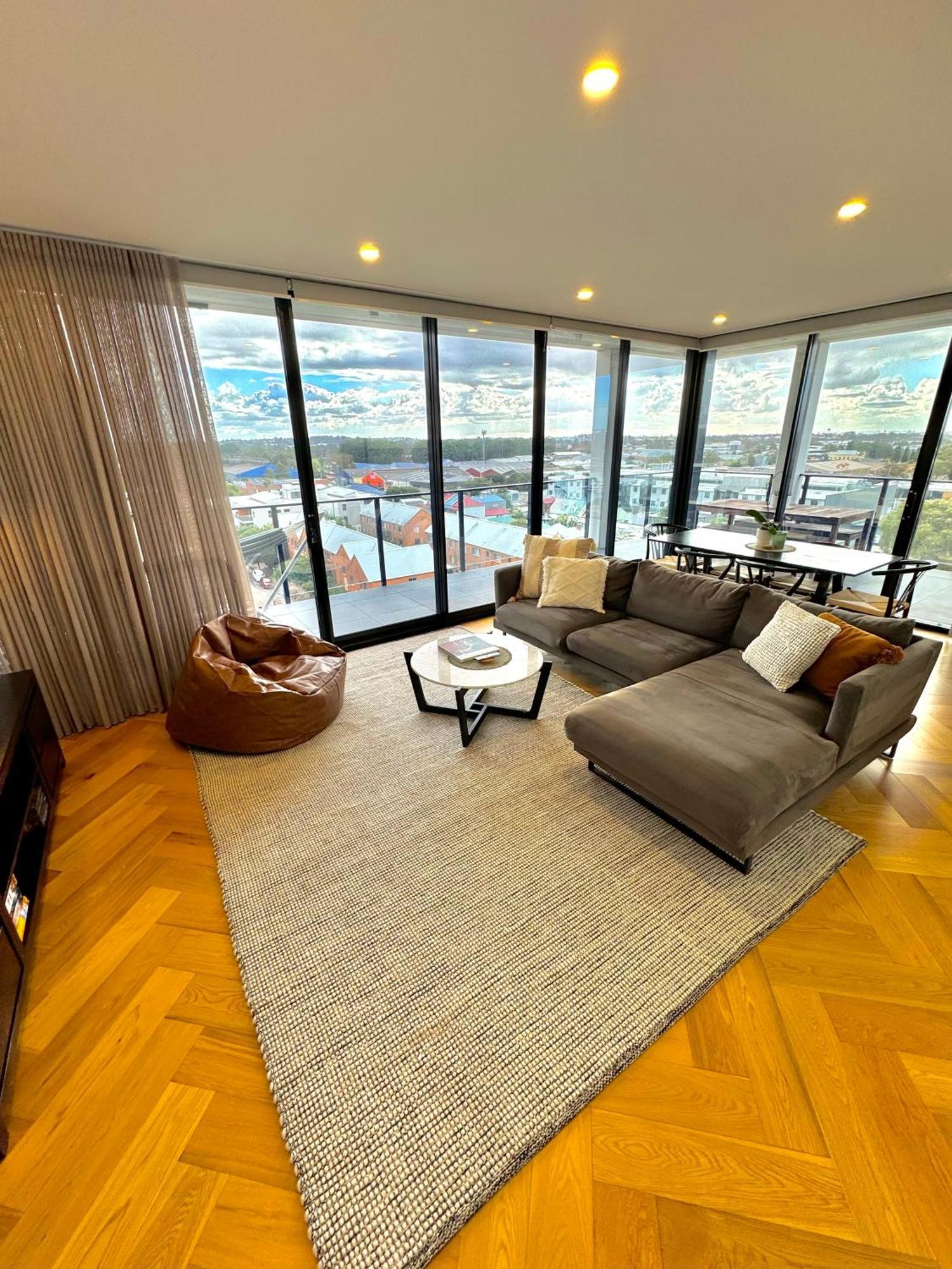Harbour Towers, Newcastle'S Elite Apartment Stays, Free Parking & Tram Access Luaran gambar